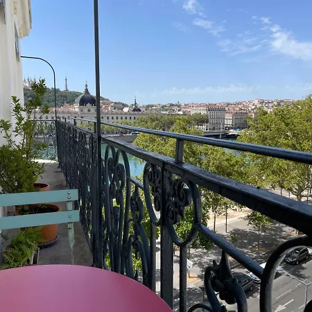 民宿 Vue Sur Rhone
